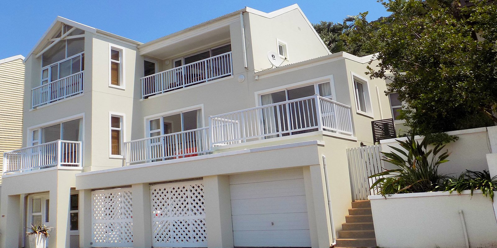beach house accommodation on Prince's Grant